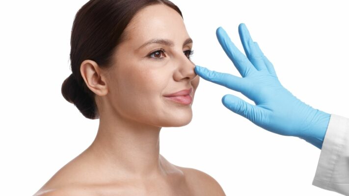 Burun Ameliyatına Giderken Çantada Olması Gerekenler: Kapsamlı Hazırlık Rehberi